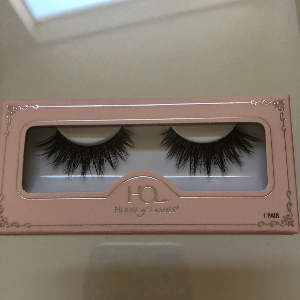 BN House of Lashes- Iconic Lite